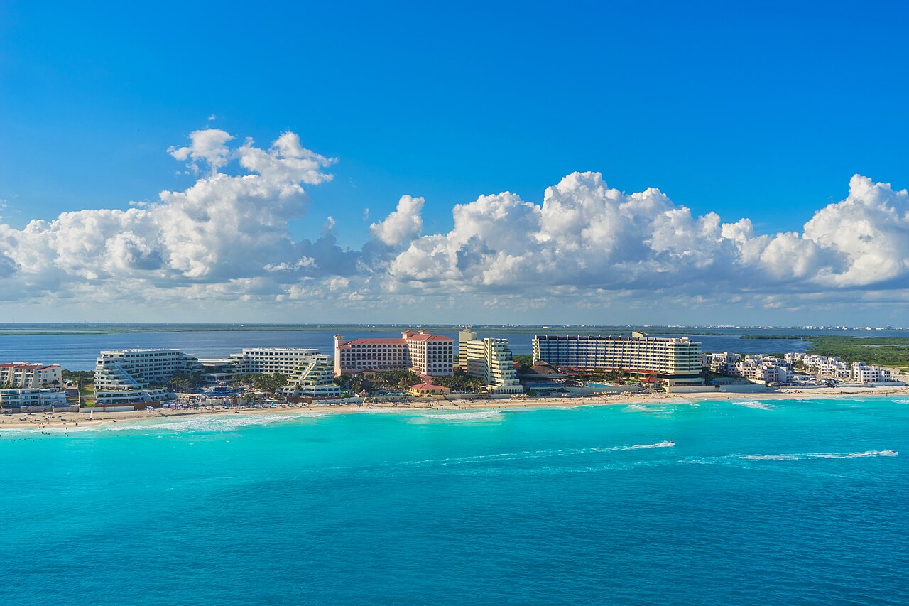 Cancun: Skyline cancun mexico. (24209557802)