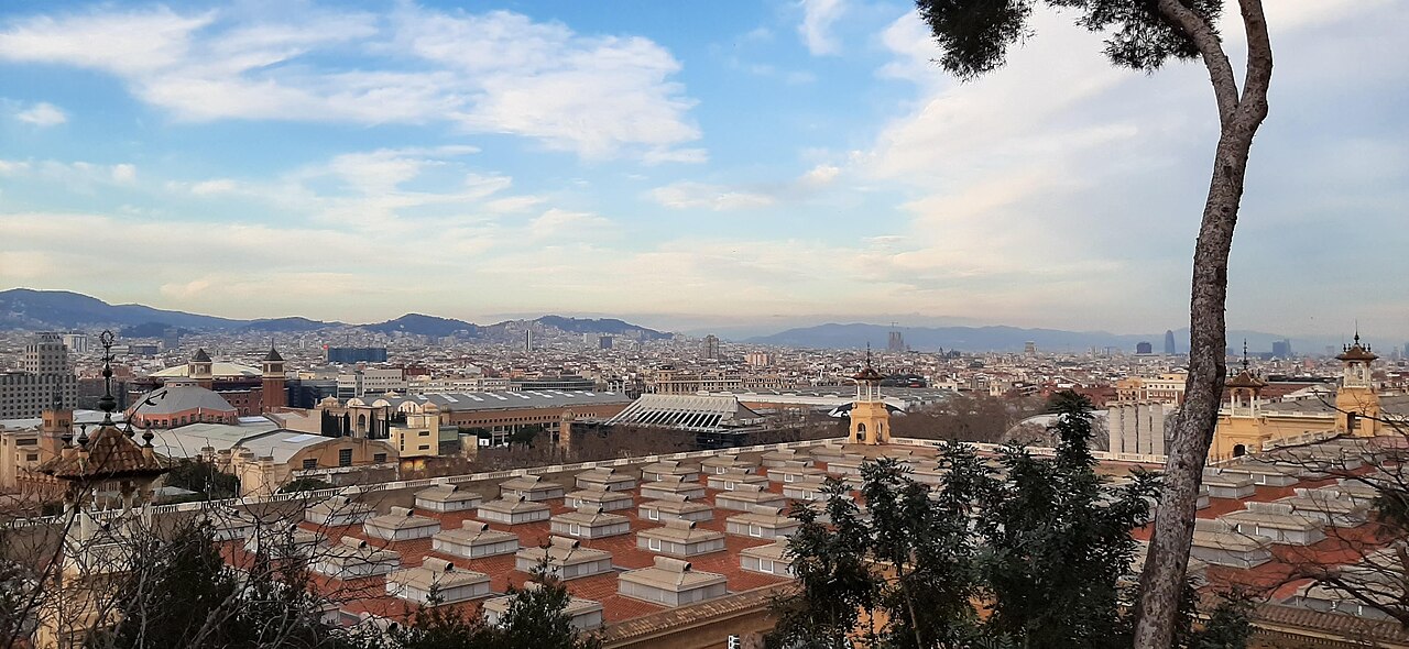 Barcelona: Barcelona Skyline